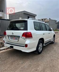 تۆیۆتا لاند کروزەر